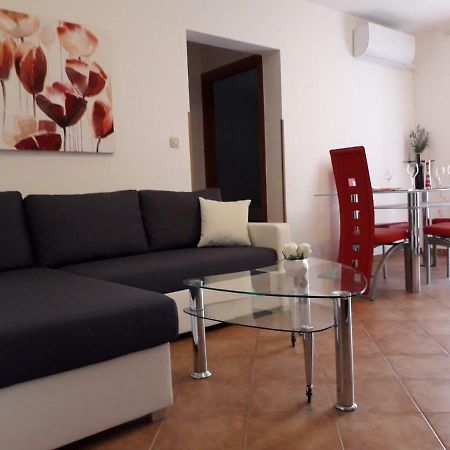 Apartman Lean Pula Exteriör bild