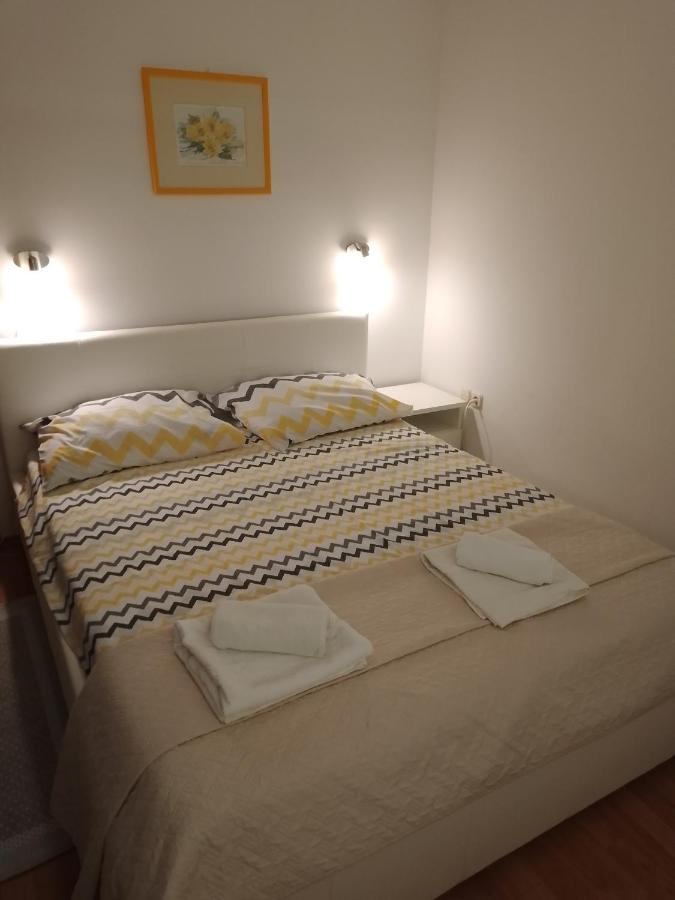 Apartman Lean Pula Exteriör bild
