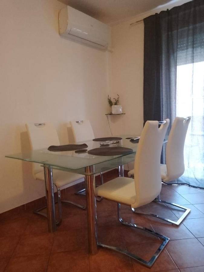 Apartman Lean Pula Exteriör bild
