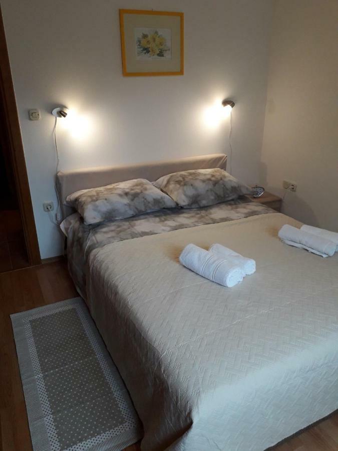 Apartman Lean Pula Exteriör bild