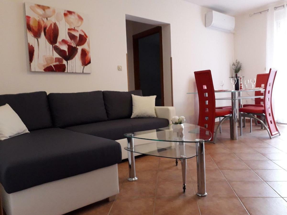 Apartman Lean Pula Exteriör bild