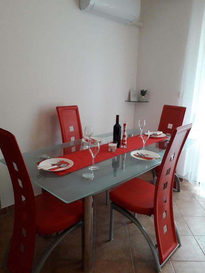 Apartman Lean Pula Exteriör bild