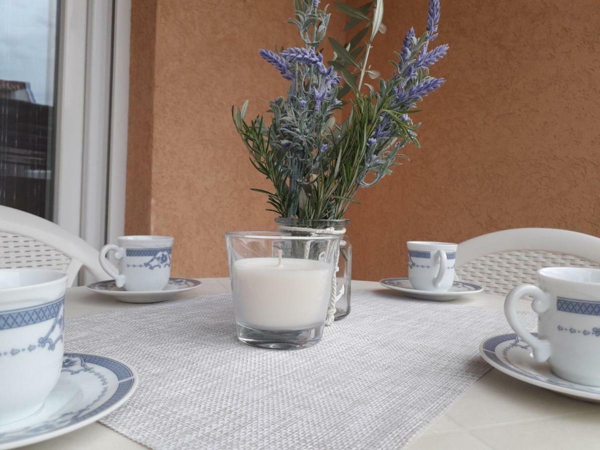 Apartman Lean Pula Exteriör bild