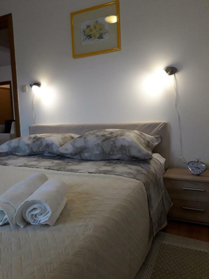 Apartman Lean Pula Exteriör bild